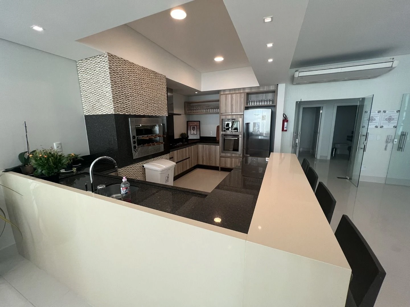 Apartamento a Venda , Frente Mar com 04 Suites e 04 Vagas - Meia Praia Itapema SC - Foto 16