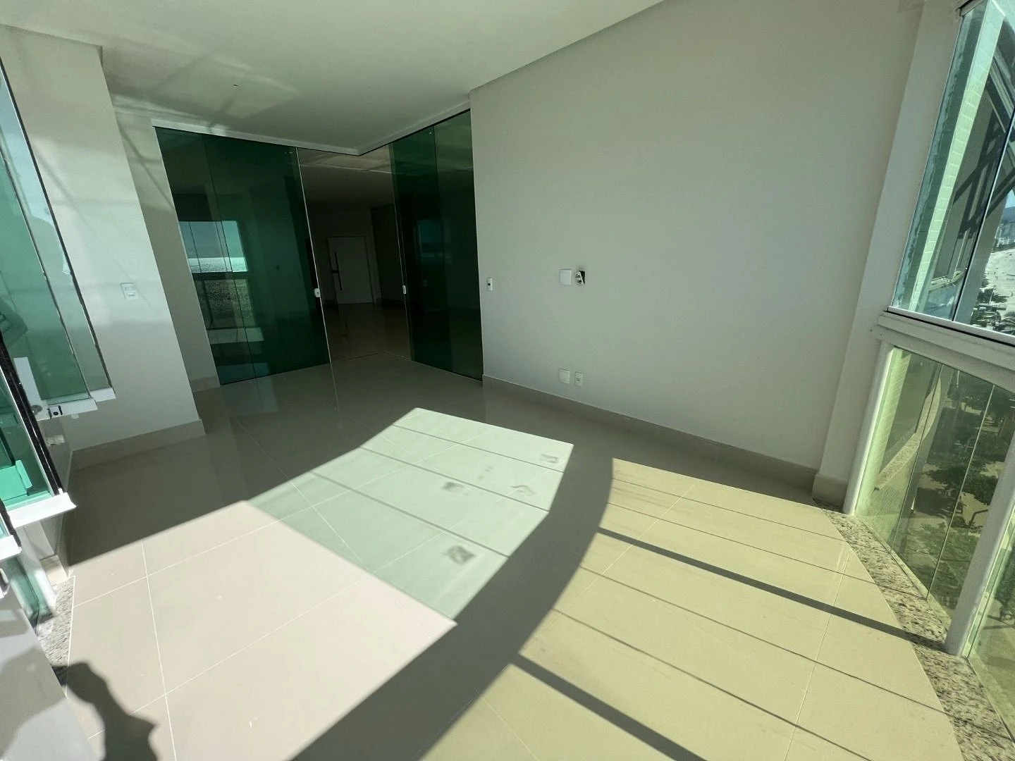 Apartamento a Venda , Frente Mar com 04 Suites e 04 Vagas - Meia Praia Itapema SC - Foto 18