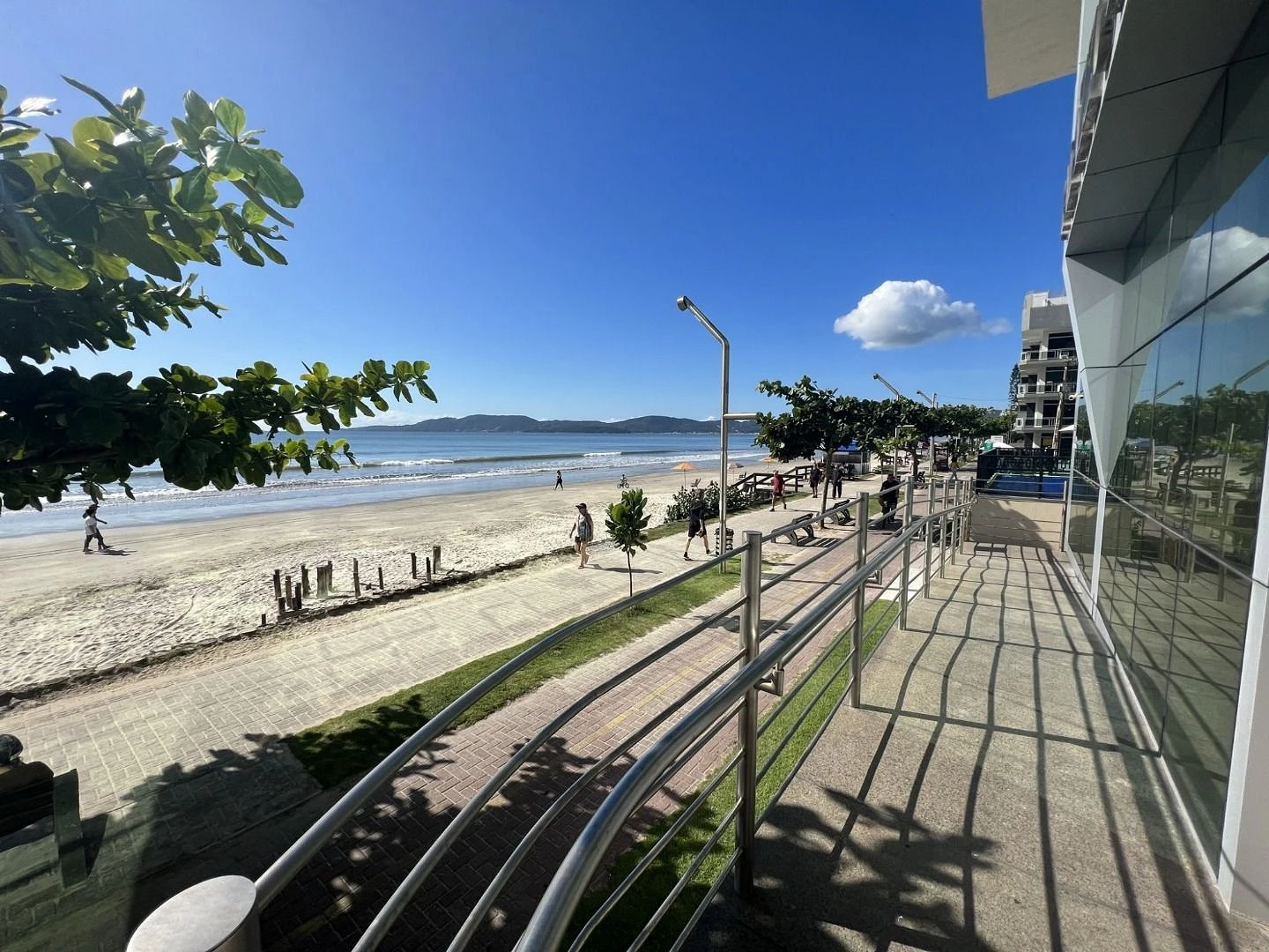 Apartamento em Meia Praia, Itapema