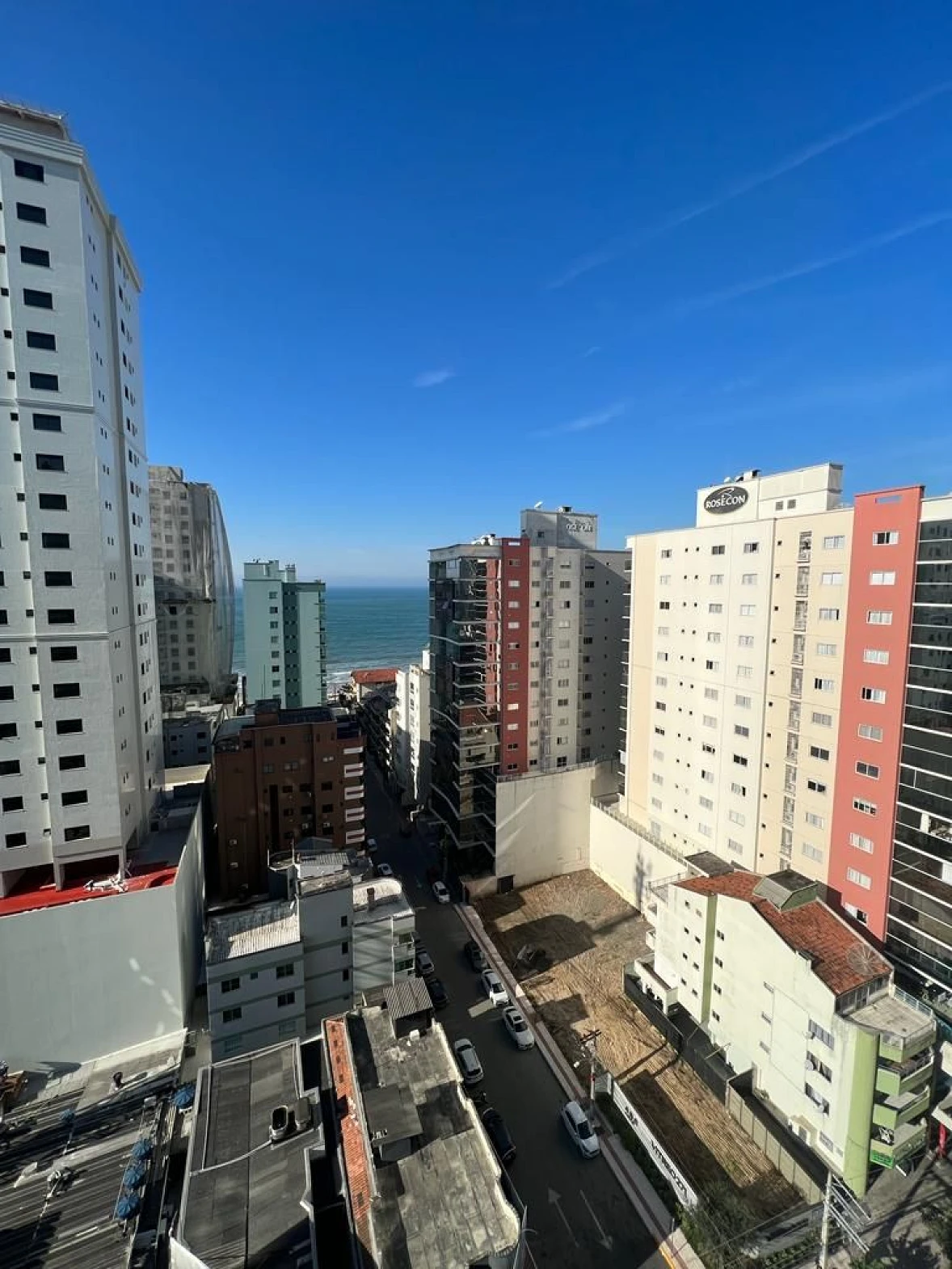 Apartamento em Meia Praia, Itapema