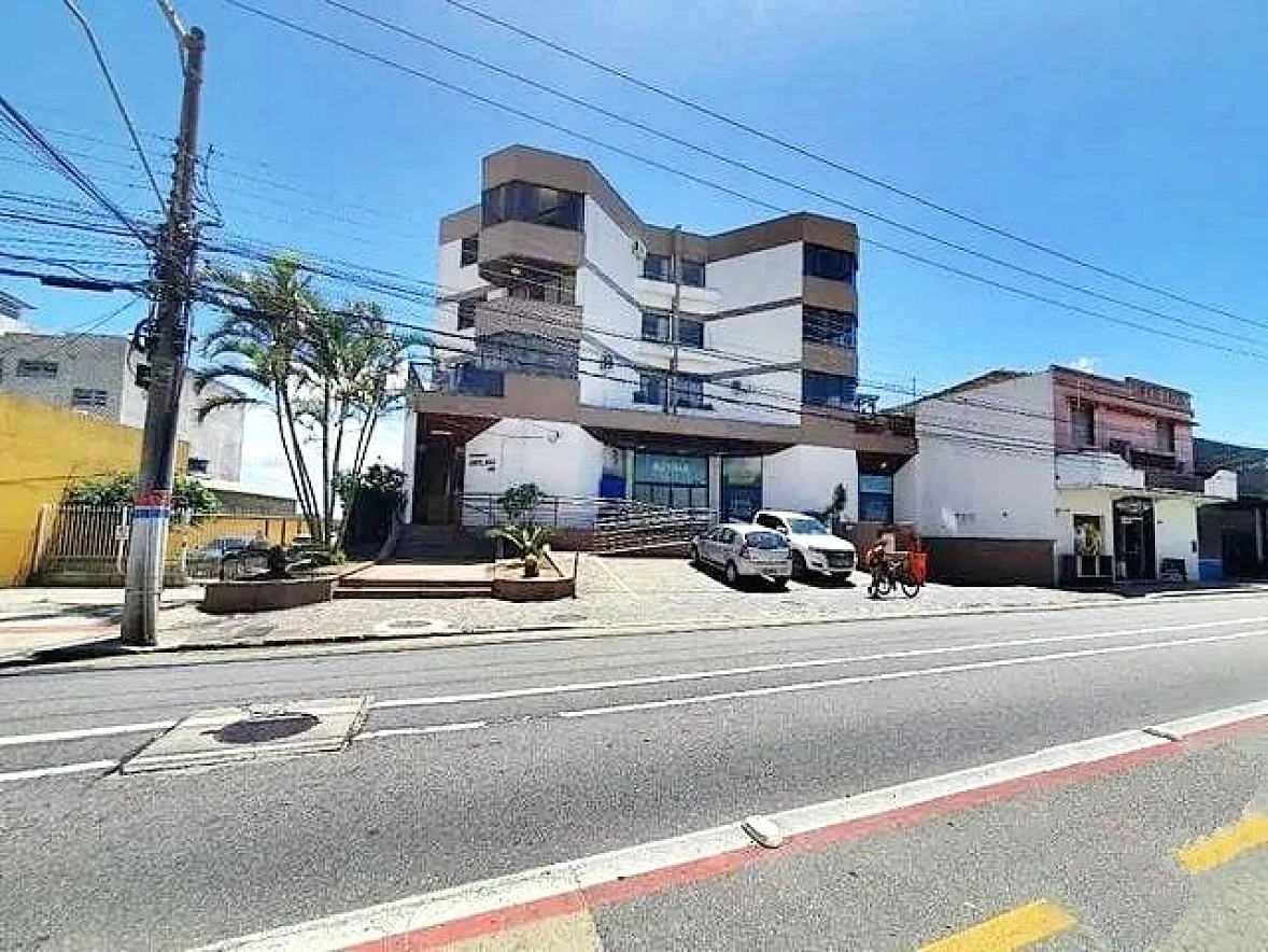 Apto 03 Quartos, 01 Suíte, Sacada - Estreito - Santa Catarina