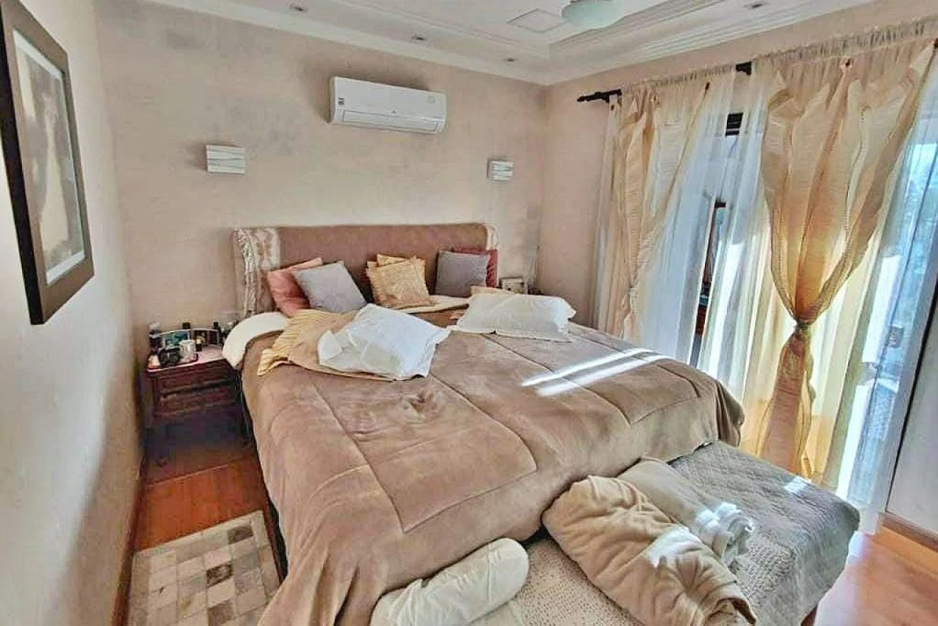 Casa com 5 Dormitórios à Venda, 280 m² por R$ 2.000.000,00 - Itaguaçu - Florianópolis/SC - Foto 12