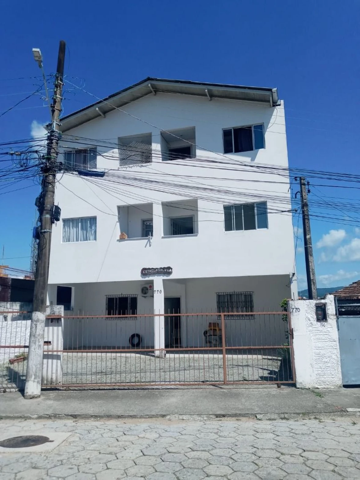 Prédio em Barreiros, São José