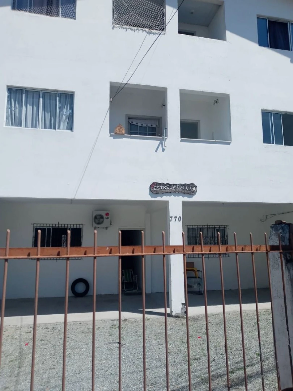 Prédio em Barreiros, São José