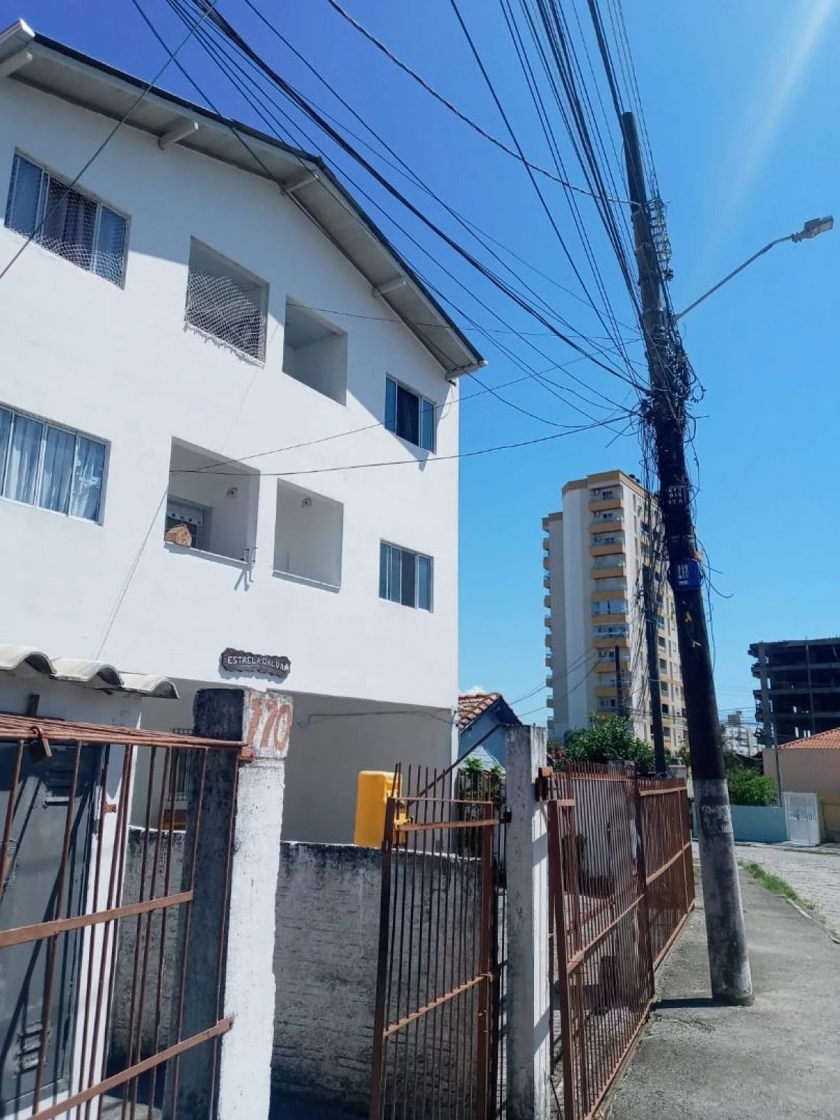 Prédio em Barreiros, São José