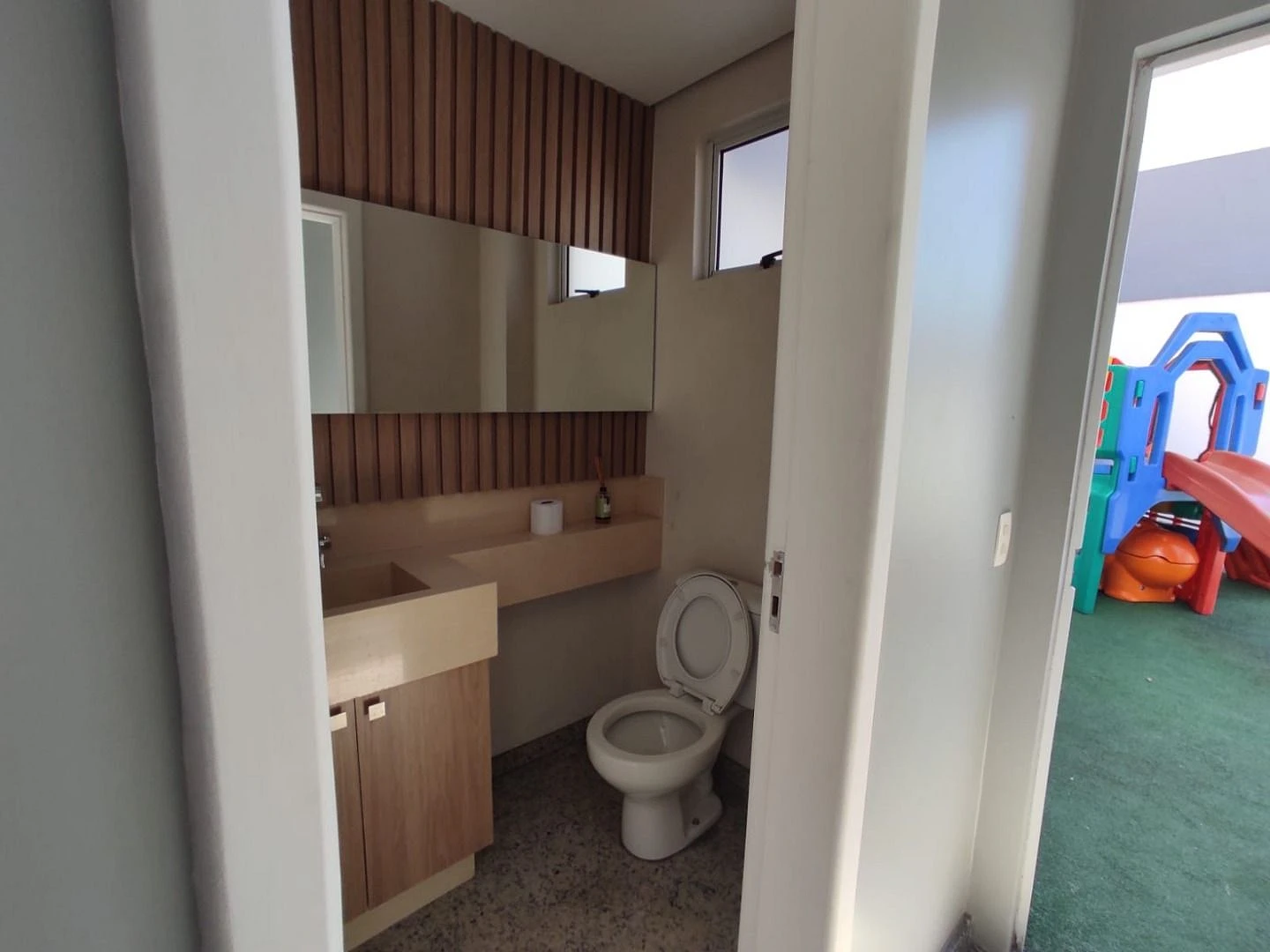 Apartamento no Ático, com 3 Dormitórios , 1 Suíte, Vaga Dupla, e Home Box, no Kobrasol em São José /SC R$979.000,00 - Foto 7