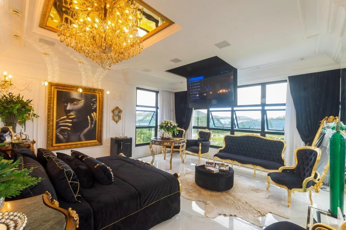 Casa 4 Quartos com 4 Suítes e 343m² - Centro - Foto 35
