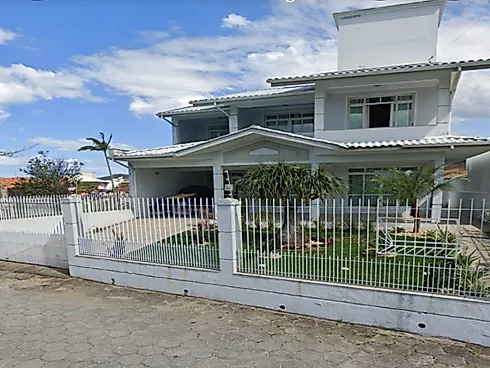 Casa 04 Quartos, 01 Suíte, 02 Vagas - Praia de Fora - Santa Catarina - Foto 1