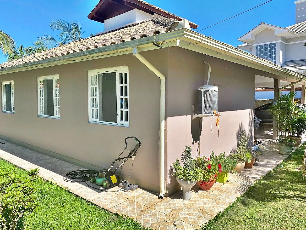 Casa com 4 Dormitórios -Perto da Praia - Campeche - Florianópolis/SC - Foto 32