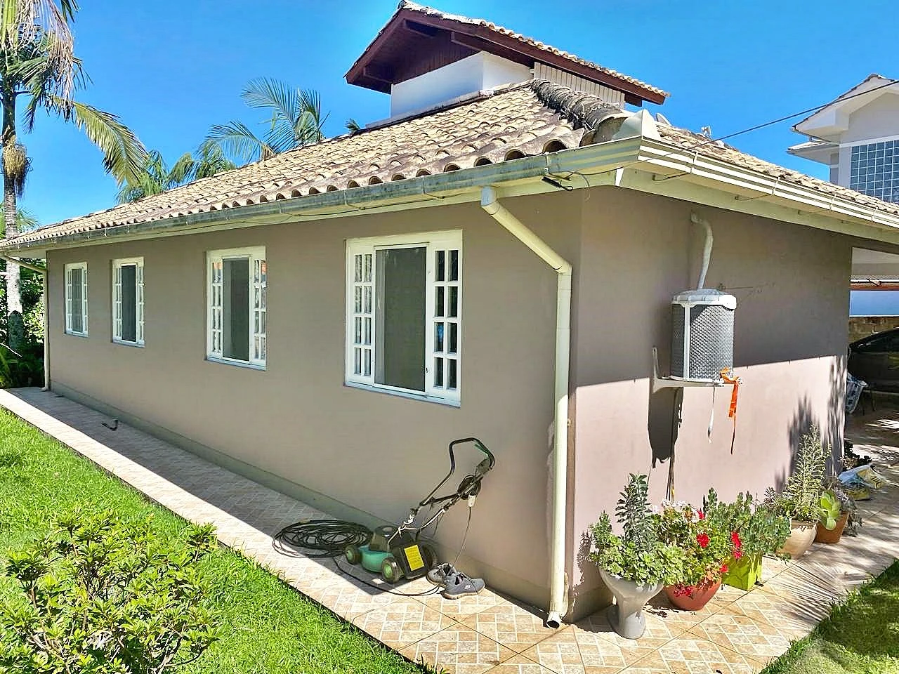 Casa com 4 Dormitórios -Perto da Praia - Campeche - Florianópolis/SC - Foto 33