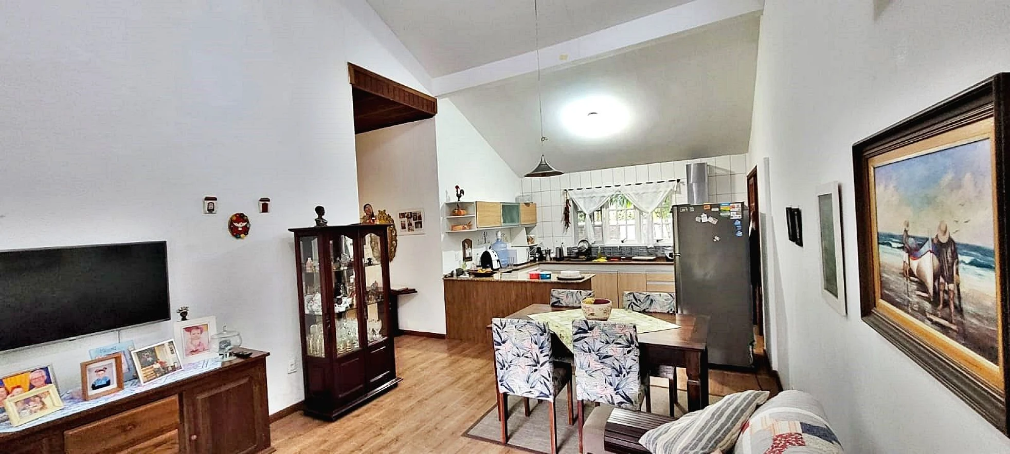Casa com 4 Dormitórios -Perto da Praia - Campeche - Florianópolis/SC - Foto 45