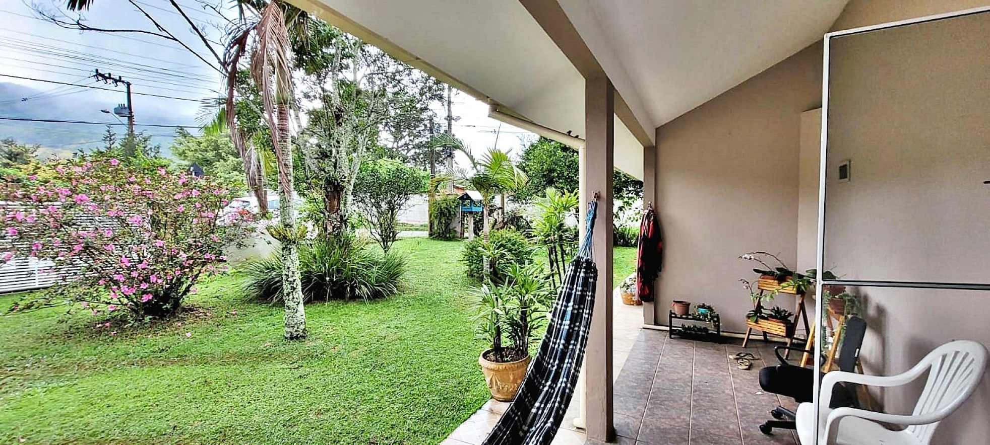 Casa com 4 Dormitórios -Perto da Praia - Campeche - Florianópolis/SC - Foto 7