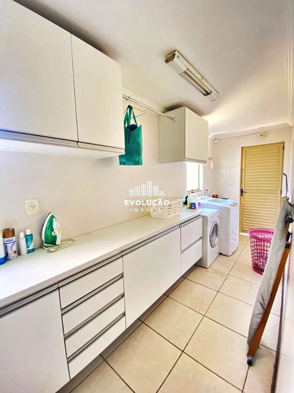 Linda Casa 4 Suítes, 2 Vagas Coqueiros, Florianópolis/SC. - Foto 10