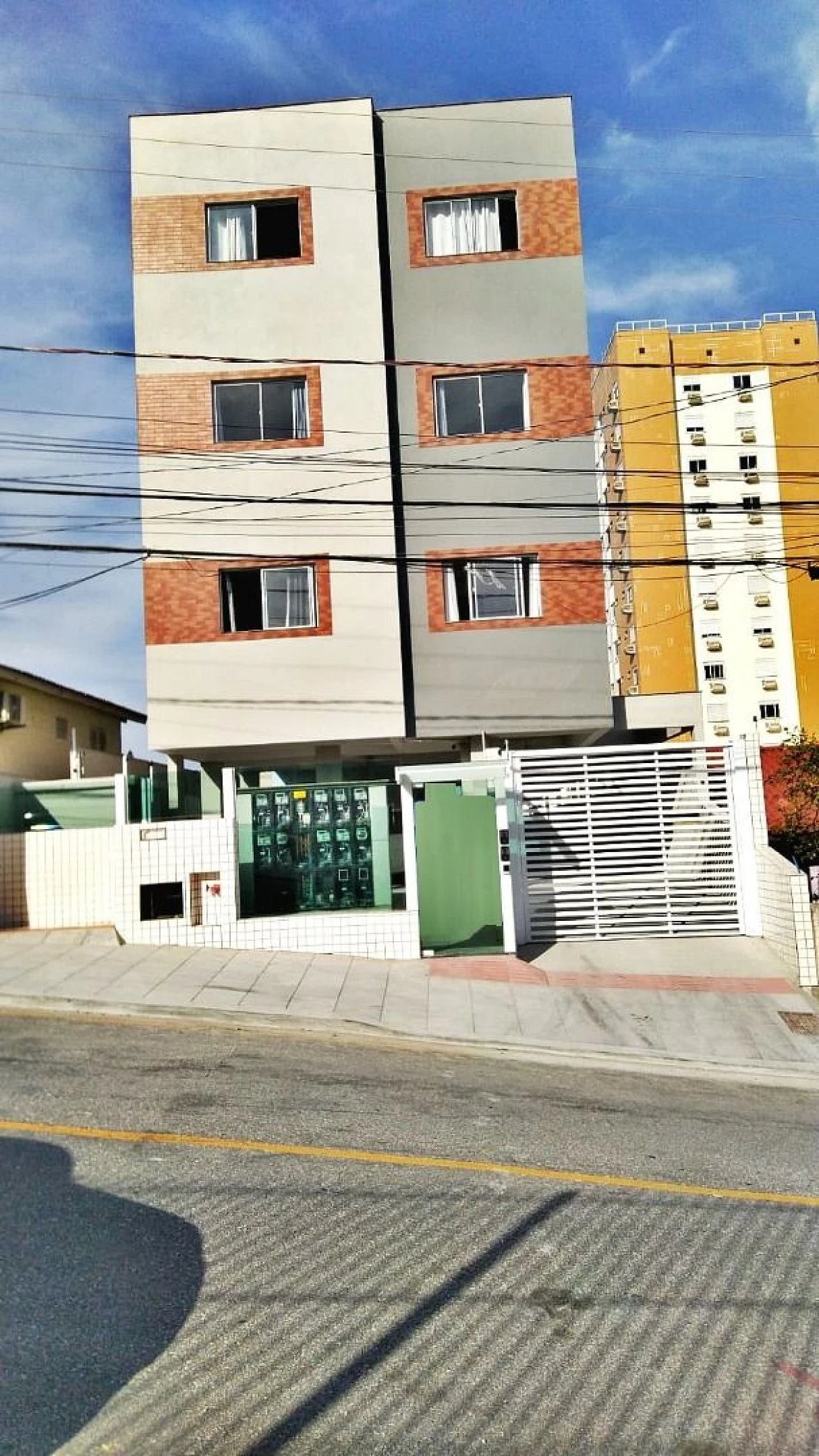 Prédio em Barreiros, São José