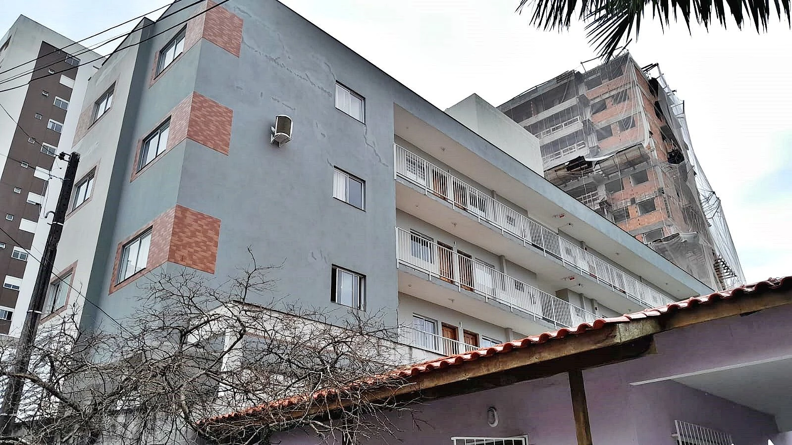 Prédio 22 Aptos, 11 Vagas, 2 e 1 Quartos - Barreiros - Santa Catarina - Foto 11