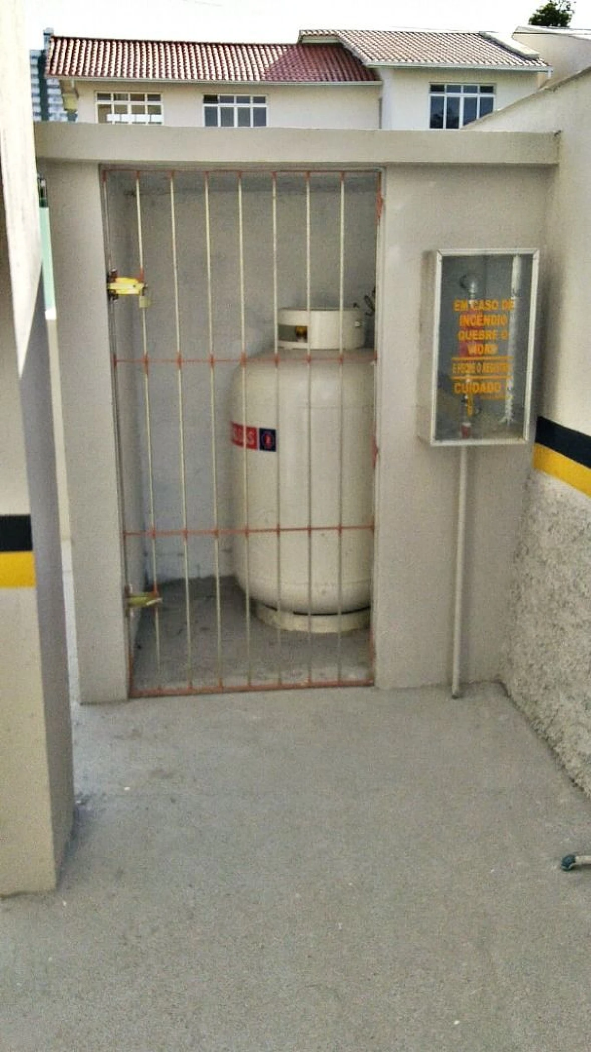 Prédio 22 Aptos, 11 Vagas, 2 e 1 Quartos - Barreiros - Santa Catarina - Foto 14