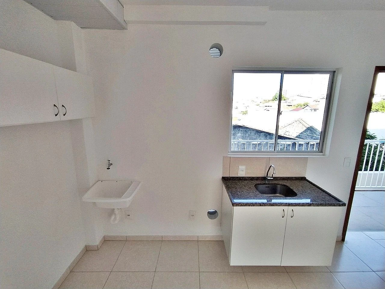 Prédio 22 Aptos, 11 Vagas, 2 e 1 Quartos - Barreiros - Santa Catarina - Foto 16