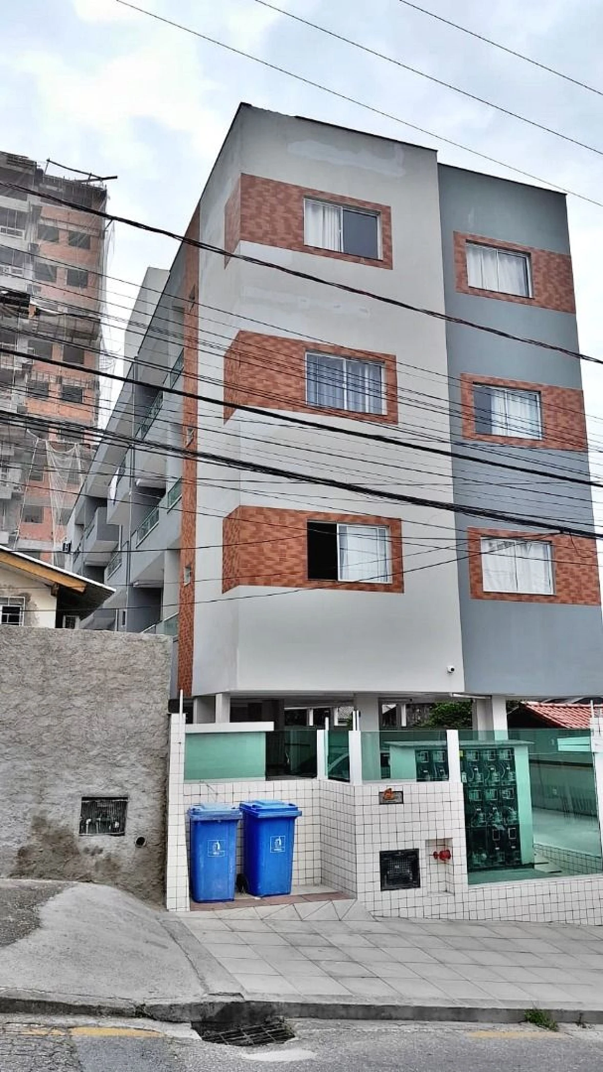 Prédio 22 Aptos, 11 Vagas, 2 e 1 Quartos - Barreiros - Santa Catarina - Foto 22