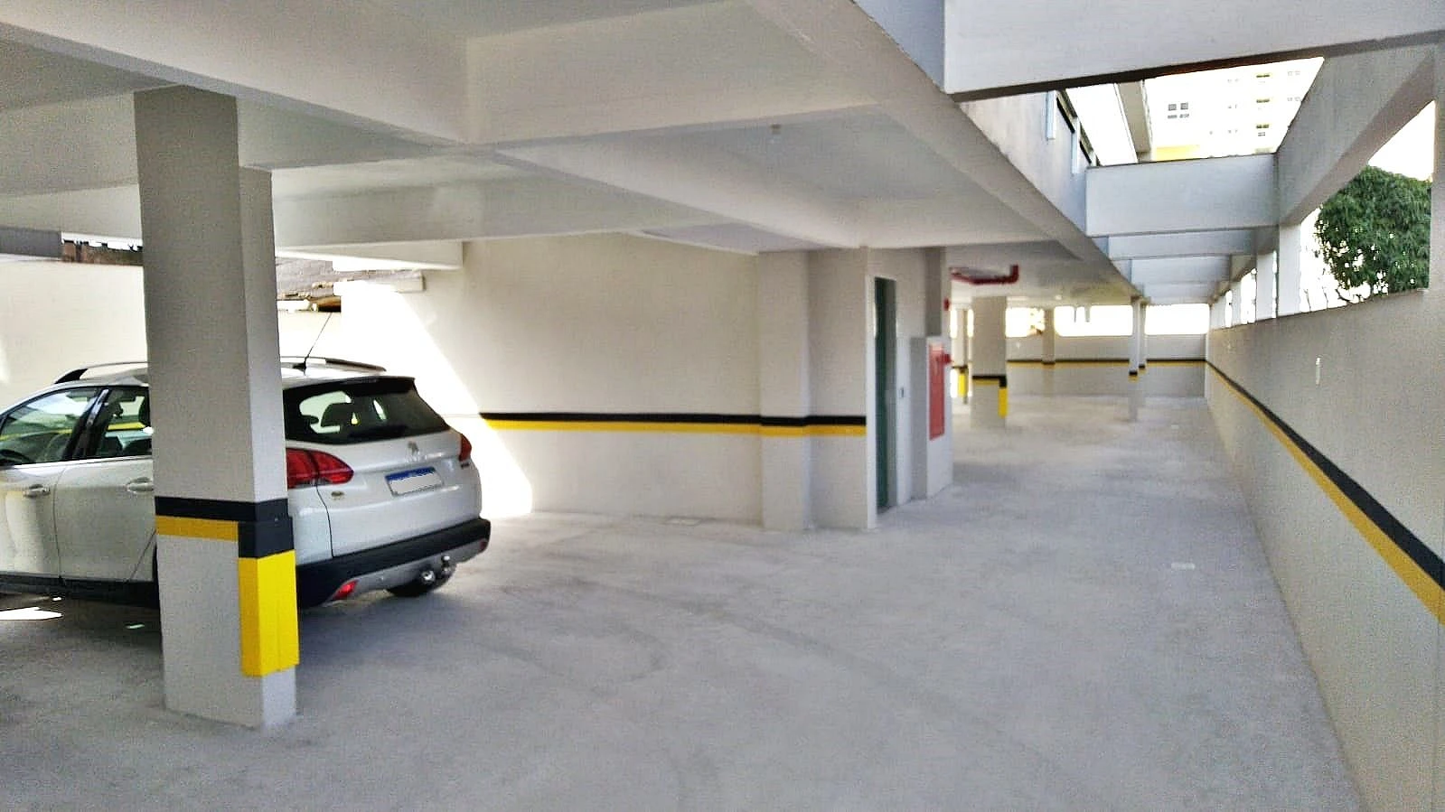 Prédio 22 Aptos, 11 Vagas, 2 e 1 Quartos - Barreiros - Santa Catarina - Foto 8