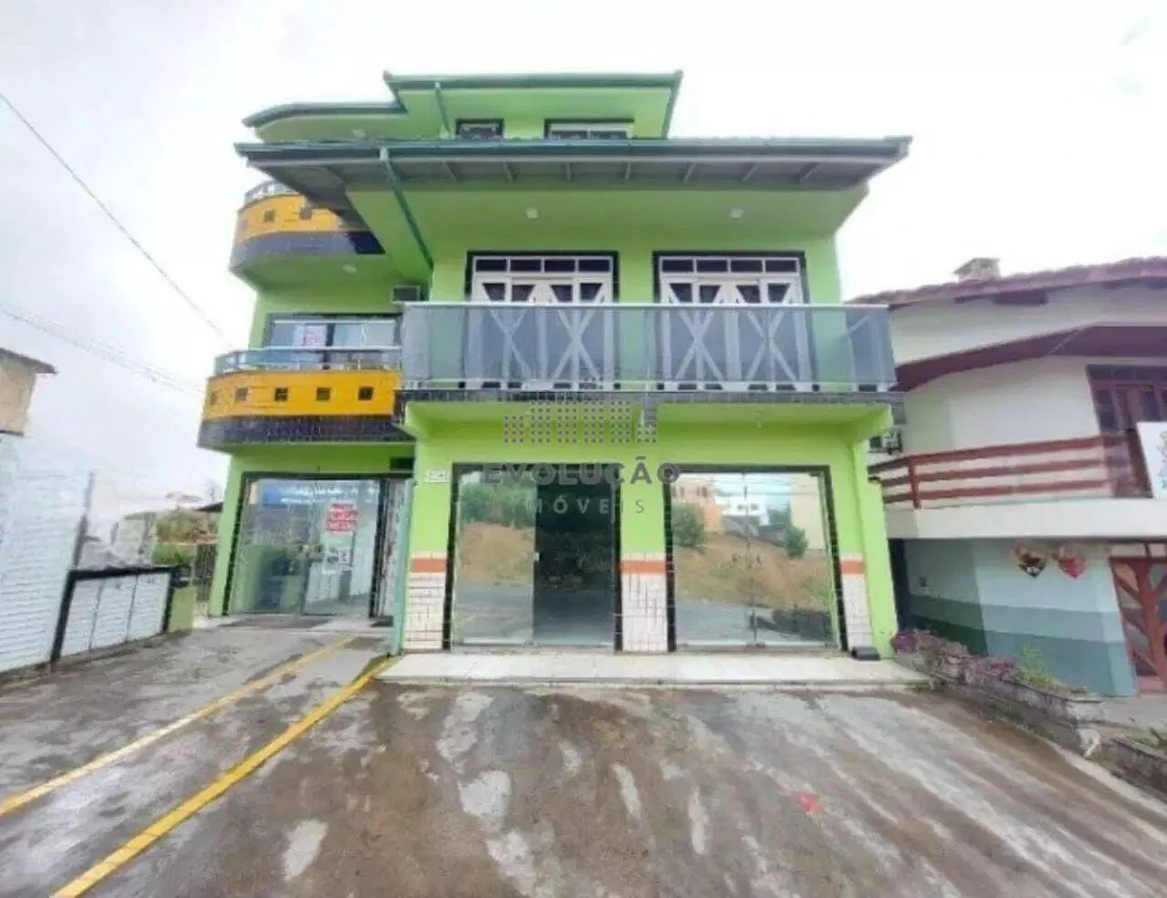 Prédio em Picadas do Sul, São José