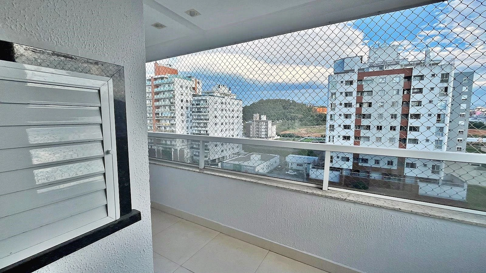 Apto 3 Quartos, 1 Suíte, 1 Sacada - Pedra Branca - Santa Catarina