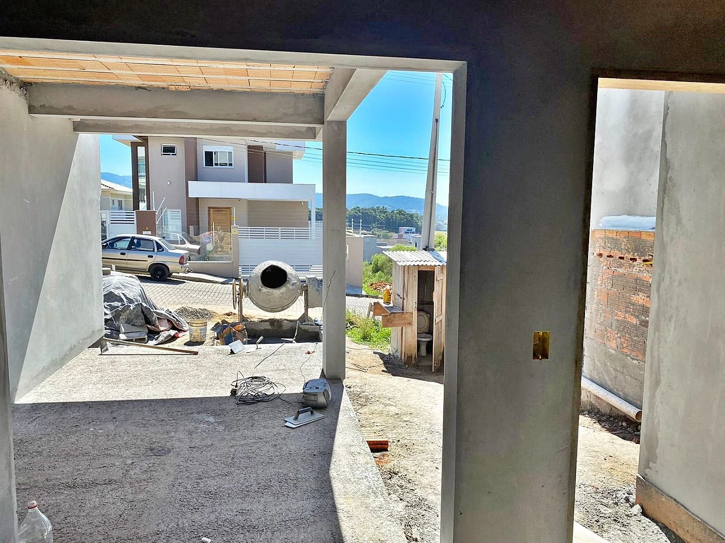 Sobrado geminado em Forquilhas, São José