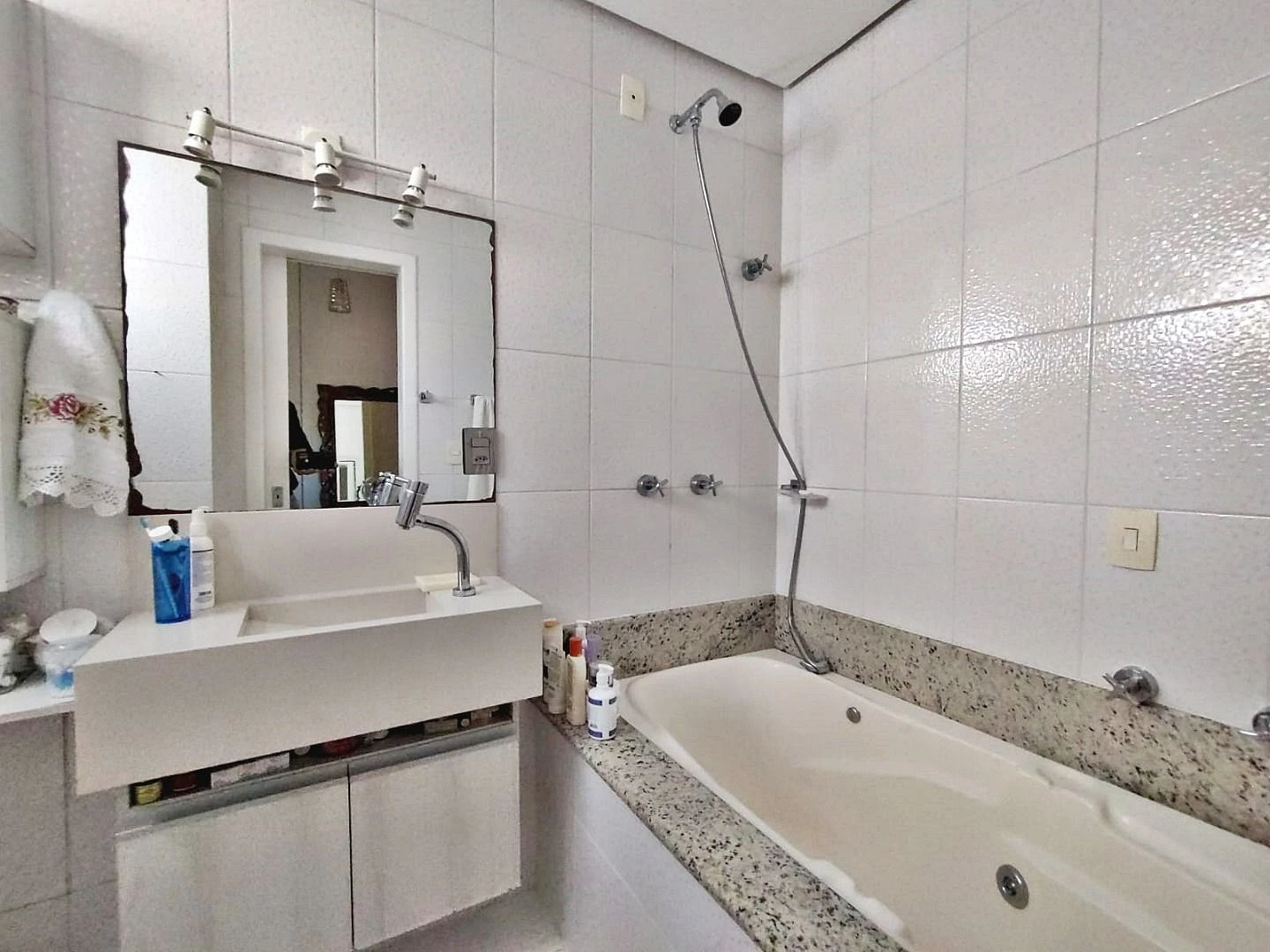 Ótimo Apartamento com 3 Dorms (1 Suíte), 108 m² - Kobrasol - São José/SC - Foto 17
