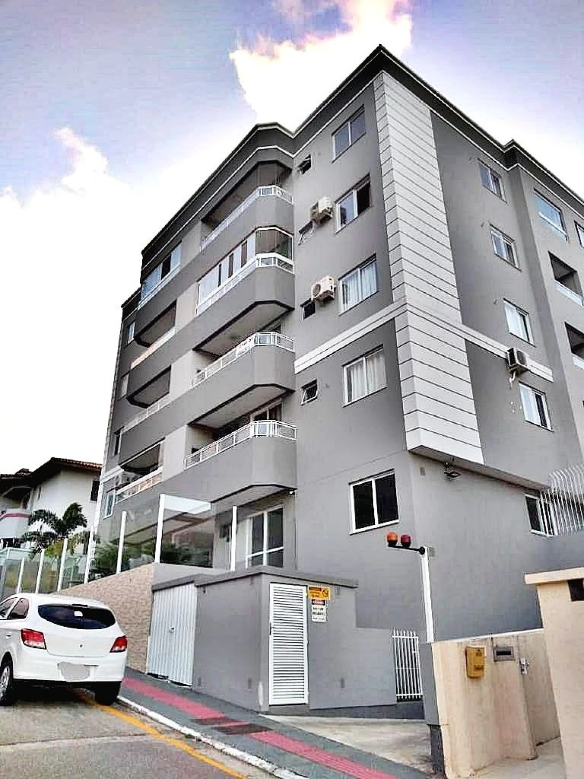 Apto 2 Quartos, Sacada, 2 Vagas - Ipiranga - Santa Catarina