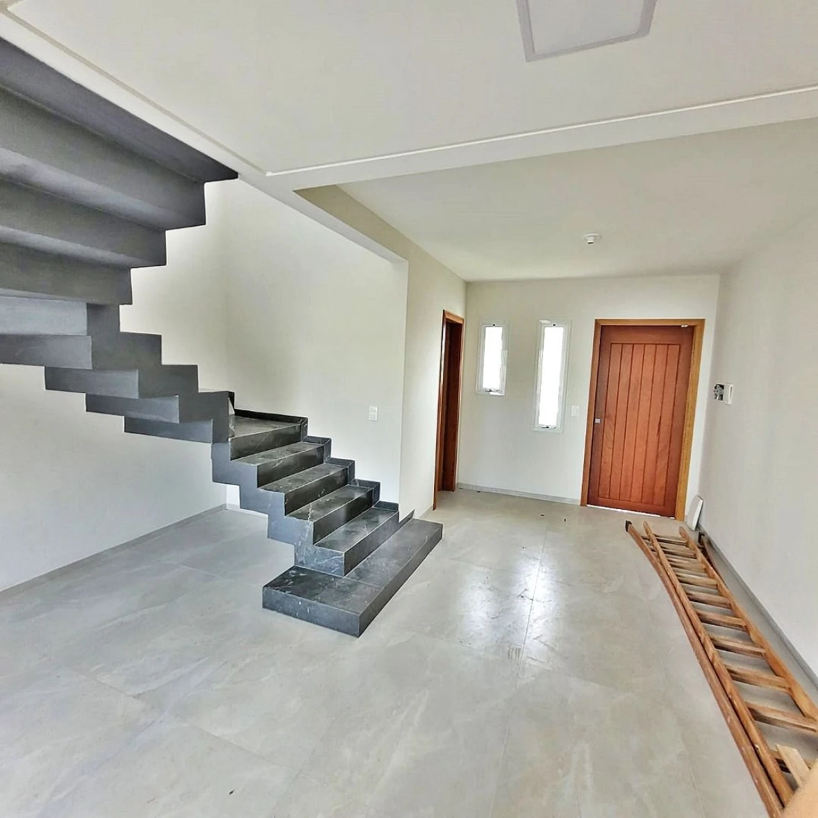 Sobrado geminado em Forquilhas, São José