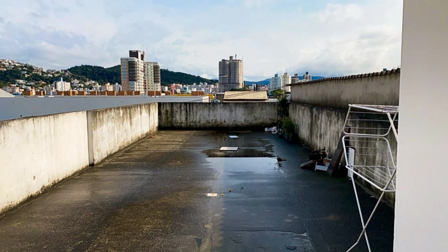 Prédio em Barreiros, São José