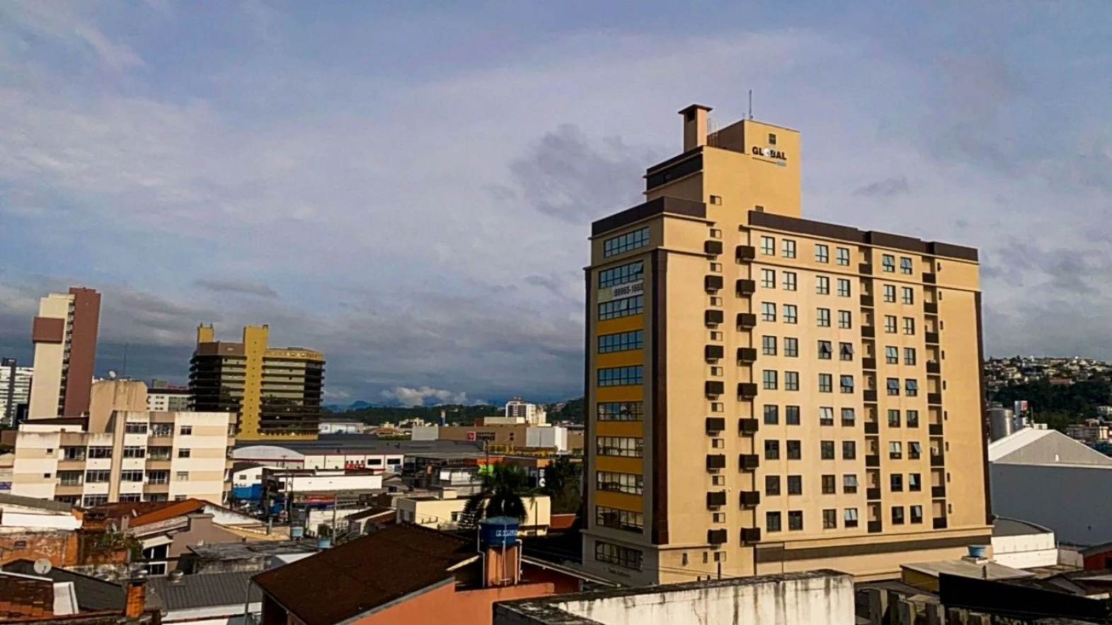 Prédio em Barreiros, São José