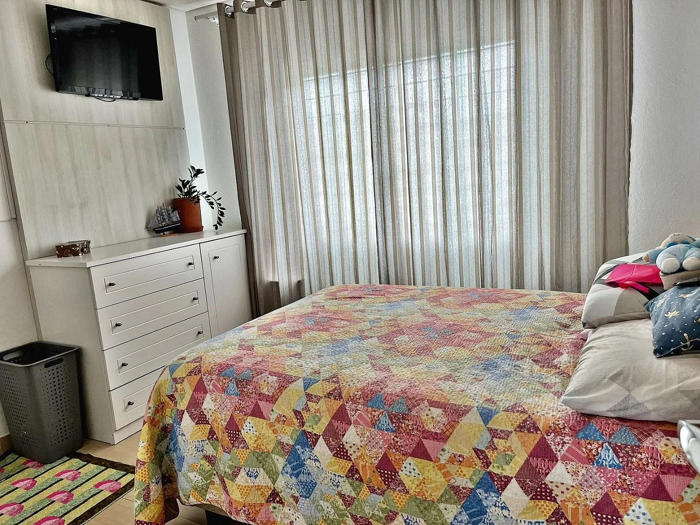 Casa Semi Mobiliada Oferece 3 Dormitórios e 2 Banheiros Sociais - Foto 7