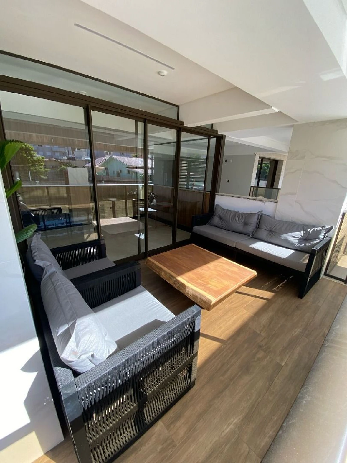 Apartamento com Vista para Mar Composto por 02 Dormitórios, sendo 01 Suíte, 02 Banheiros - Foto 6