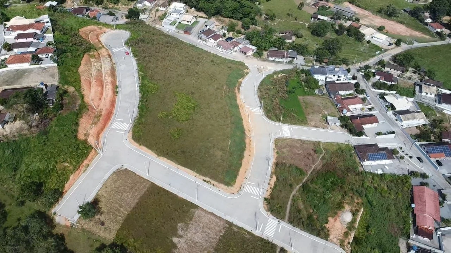 Terreno Bem Localizado, Escritura Pública- em Sto Amaro- SC - Foto 12