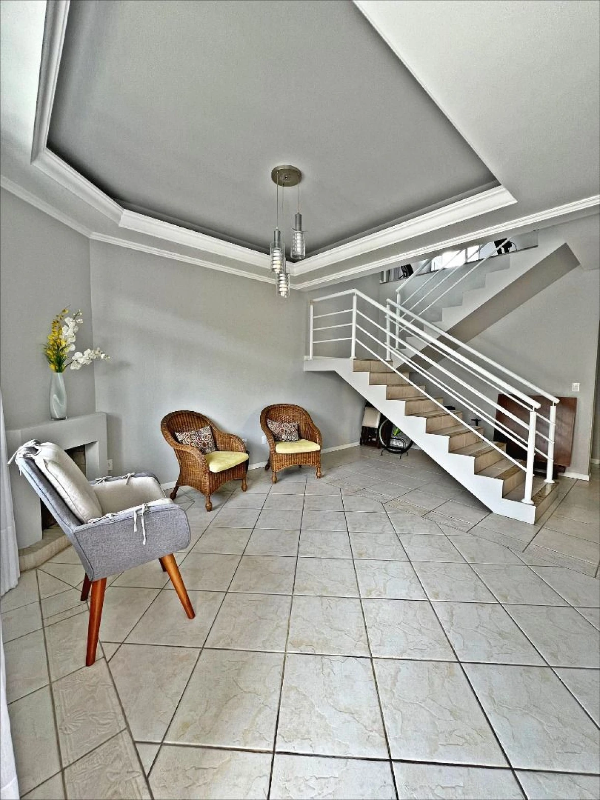 Casa com Piscina e 03 Suítes, Pronta para Morar. - Foto 14