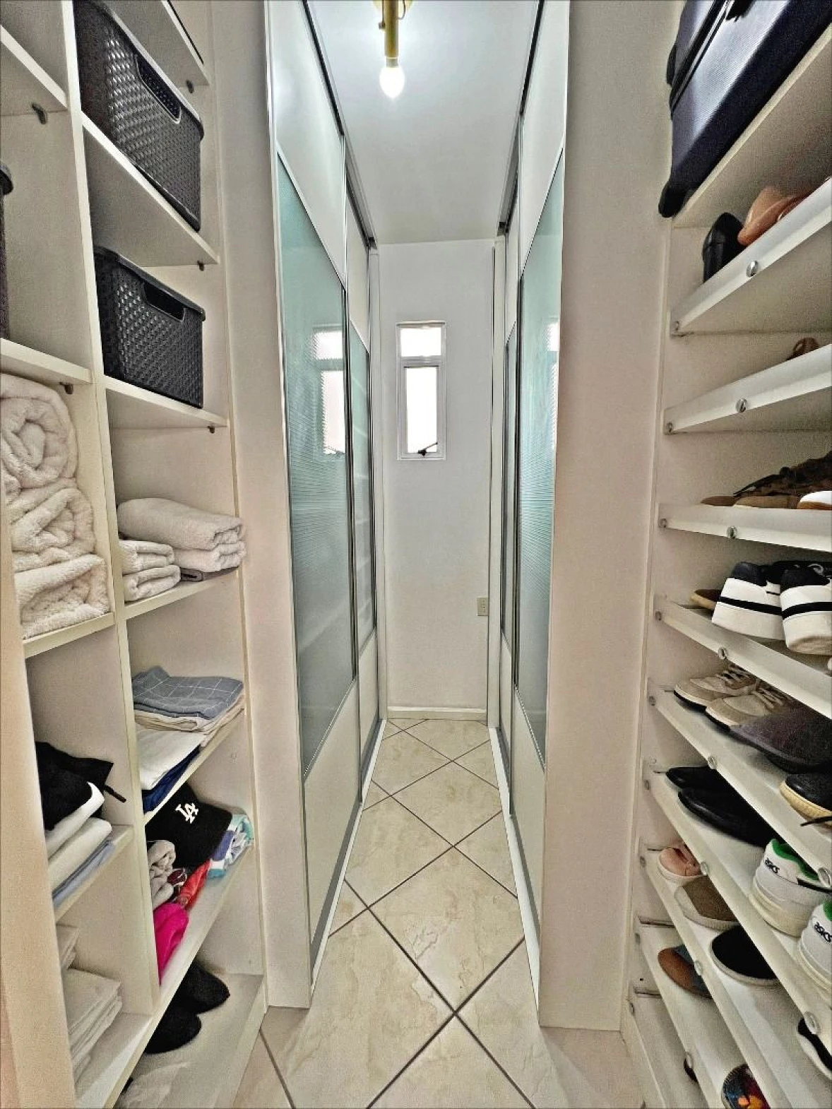 Casa com Piscina e 03 Suítes, Pronta para Morar. - Foto 20