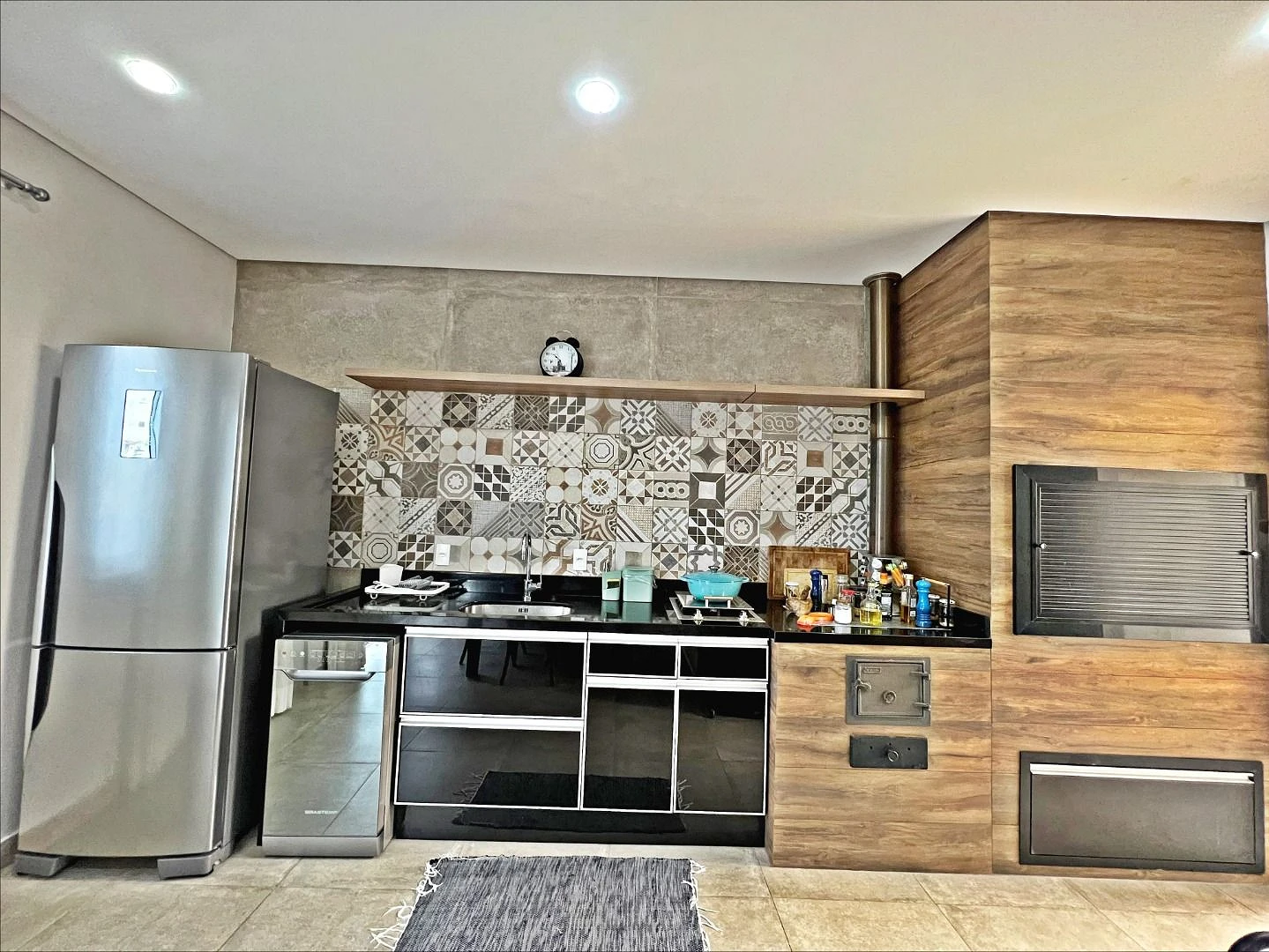Casa com Piscina e 03 Suítes, Pronta para Morar. - Foto 6