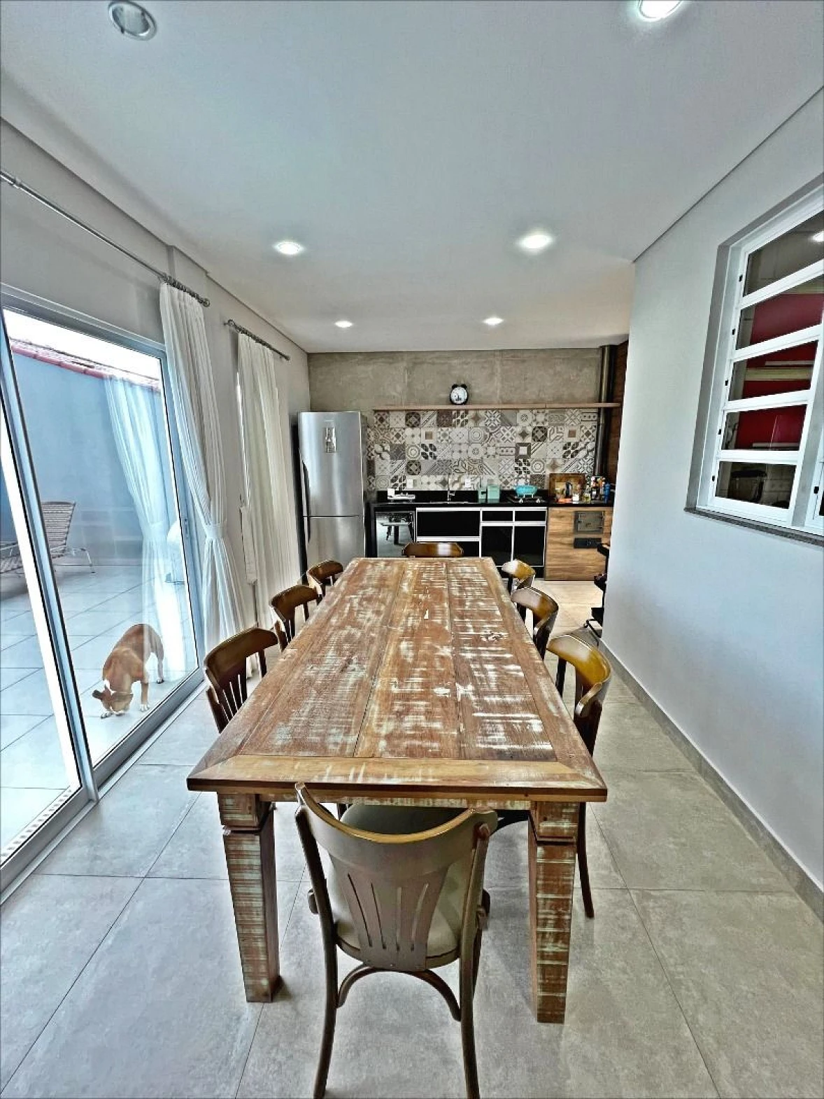Casa com Piscina e 03 Suítes, Pronta para Morar. - Foto 7