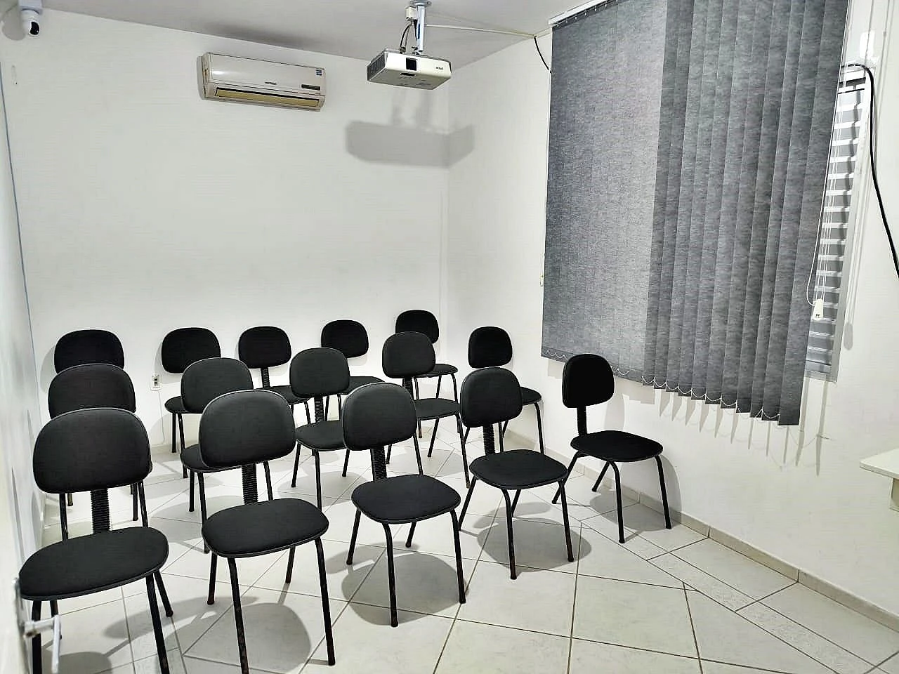 Casa Residencial/Comercial com 195 m² - Ipiranga - São José/SC - Foto 7