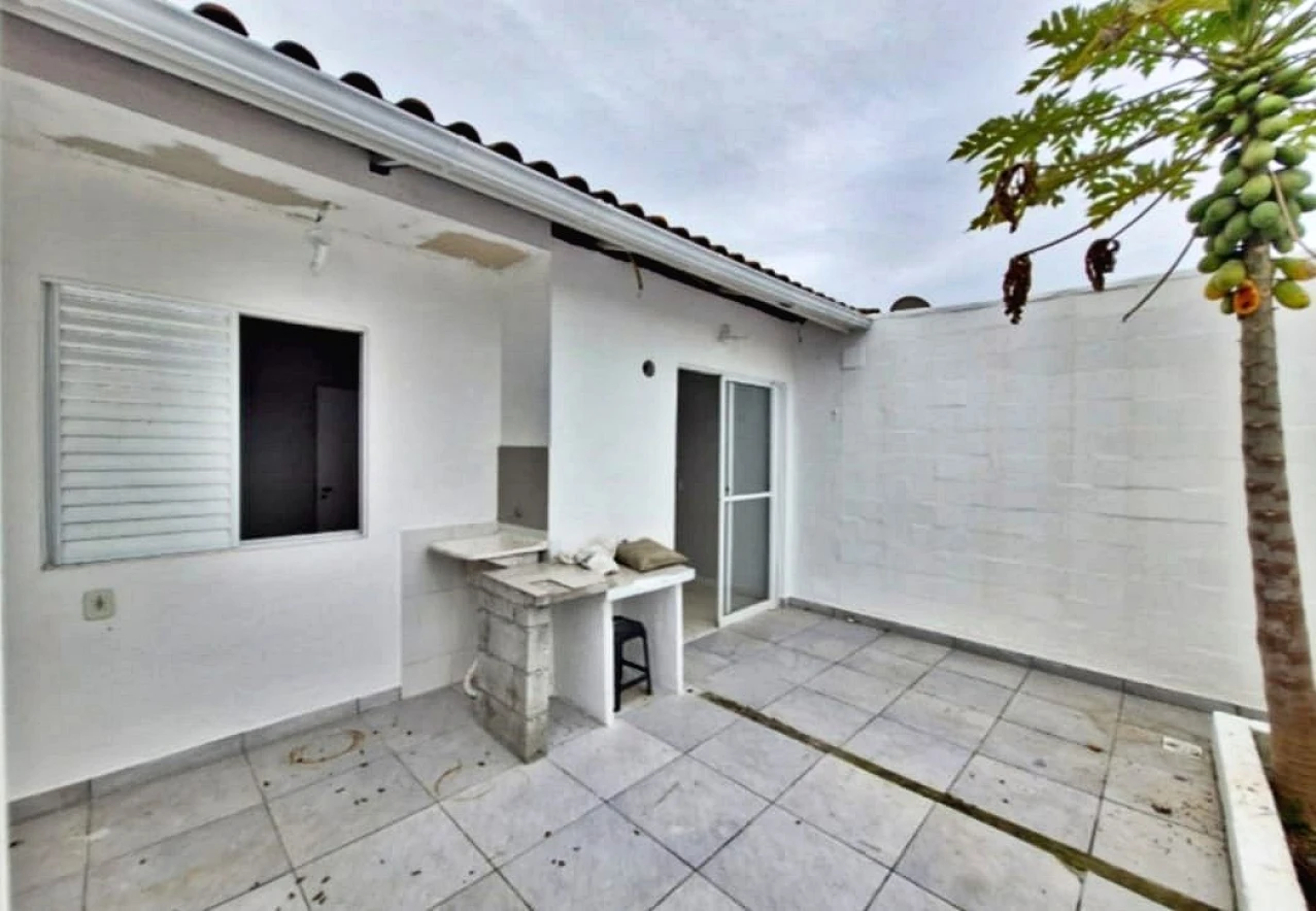 Casa Semi Mobiliada com 03 Dormitórios, 01 Banheiro Social, - Foto 6