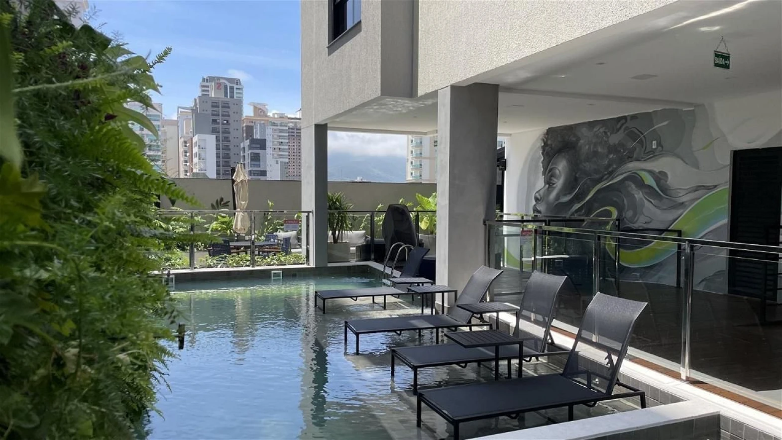 Apartamento em Meia Praia, Itapema