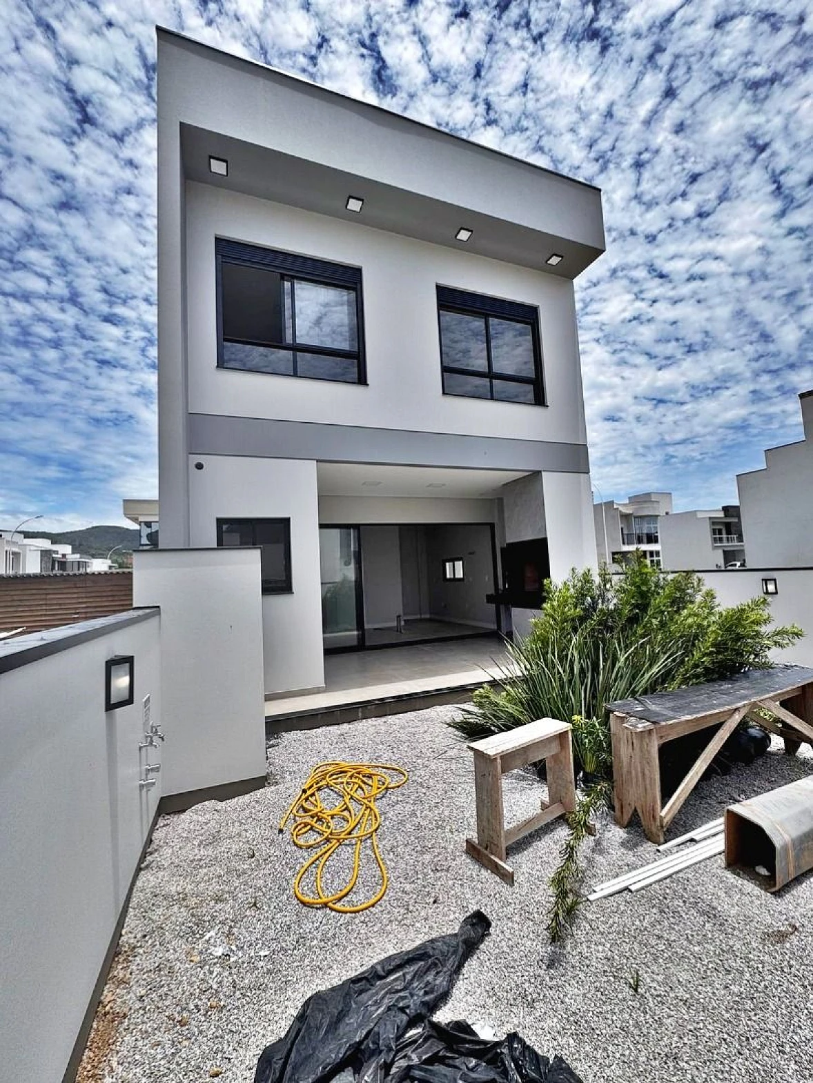 Casa 3 Dormitórios, sendo 1 Suíte e Banheiro Social - Foto 12