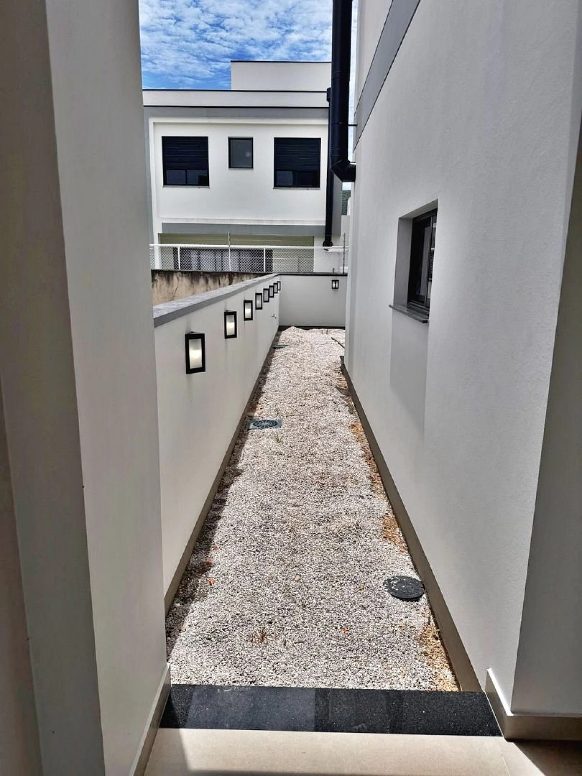 Casa 3 Dormitórios, sendo 1 Suíte e Banheiro Social - Foto 13