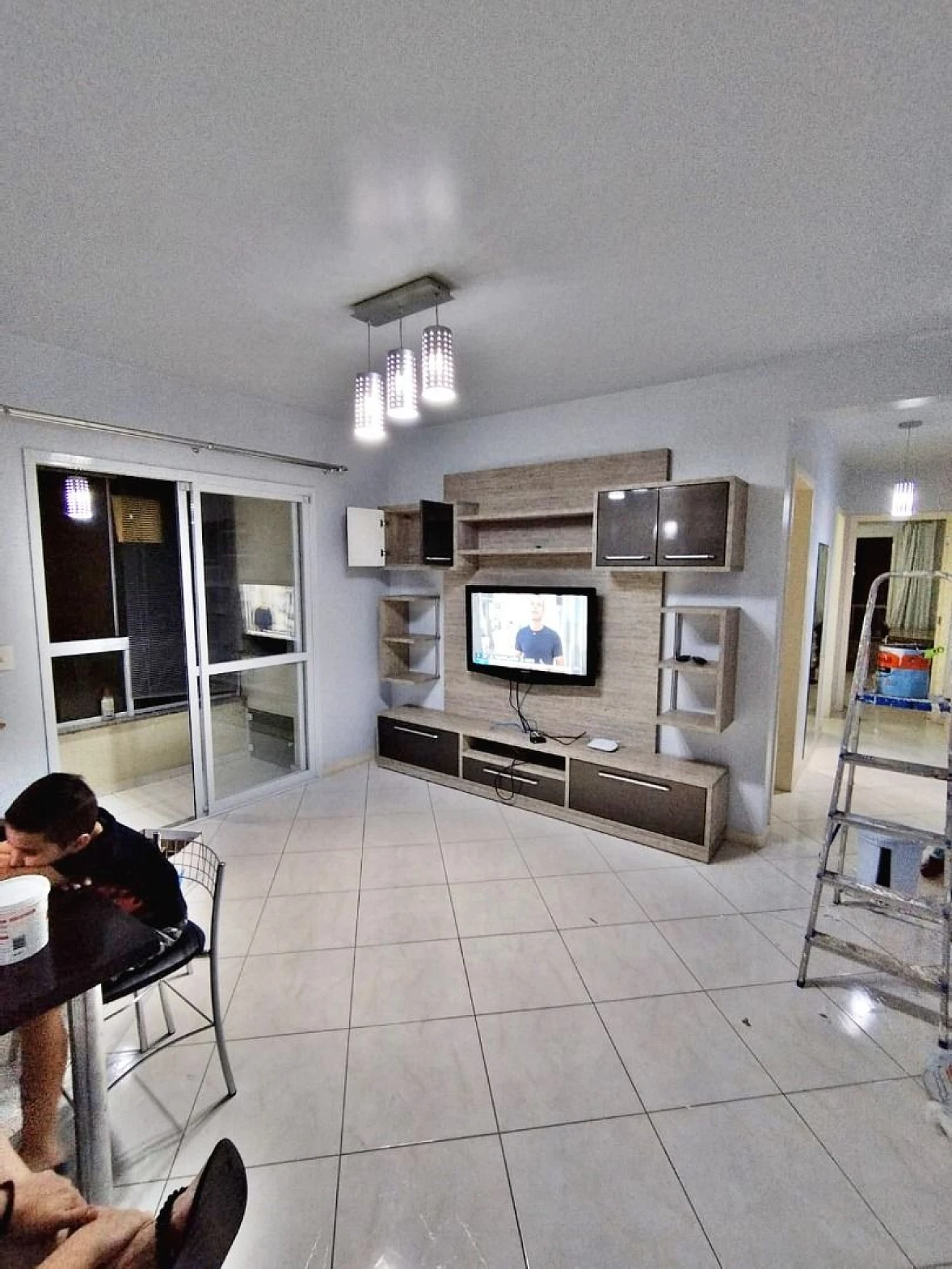 Apto 2 Quartos, 1 Suíte, 1 Vaga - Pagani