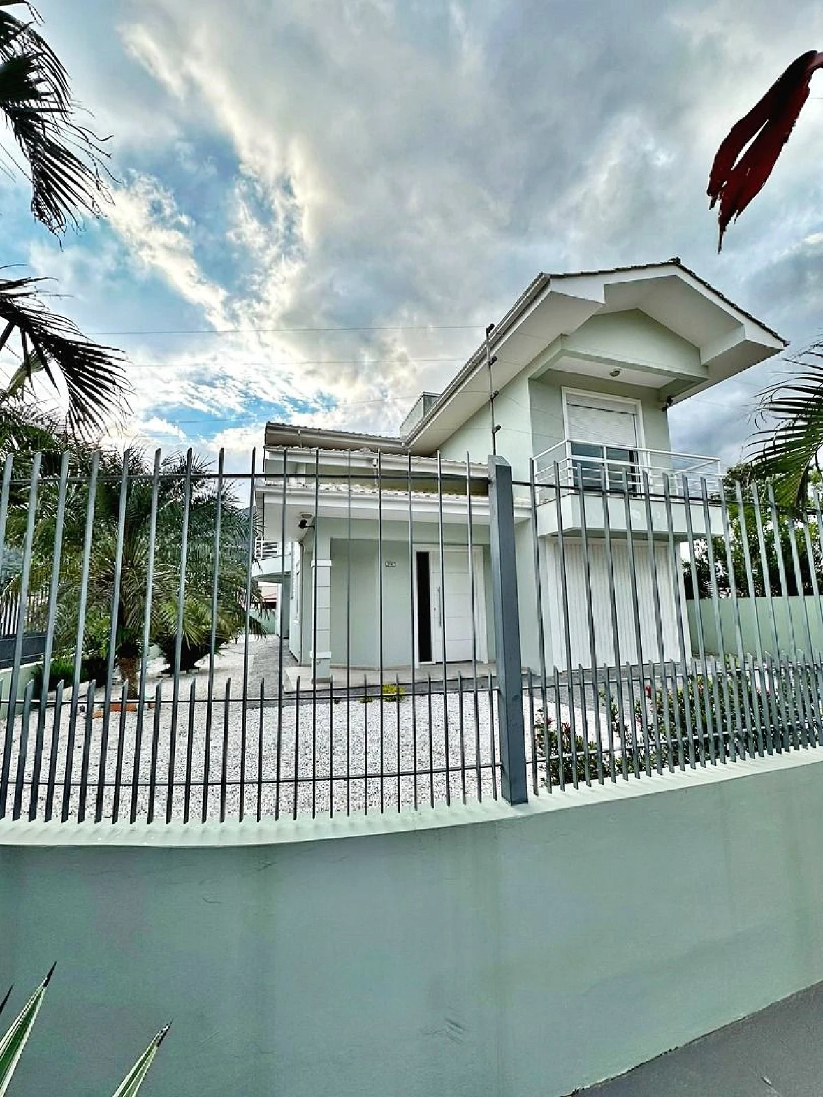 Casa Disponível para Venda ou Locação, 3 Dormitórios, Próximo ao Mar, Praia de Fora, Palhoça/SC