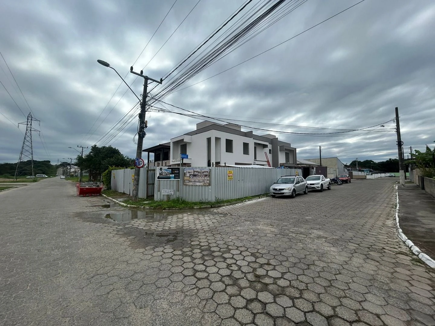 Casa com 3 Dormitórios à Venda, 109 m² por R$ 660.000,00 - Forquilhas - São José/SC