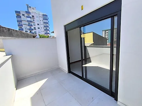 Lindo Sobrado com 3 Dormitórios à Venda, 179 m² Barreiros - São José/SC - Foto 19