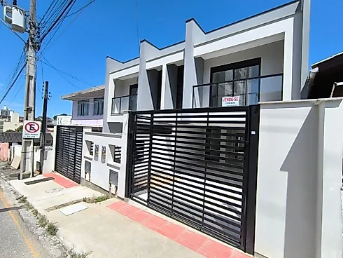 Sobrado geminado em Barreiros, São José