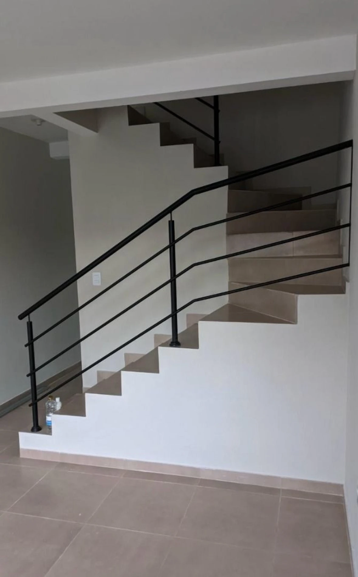 Sobrado geminado em Potecas, São José