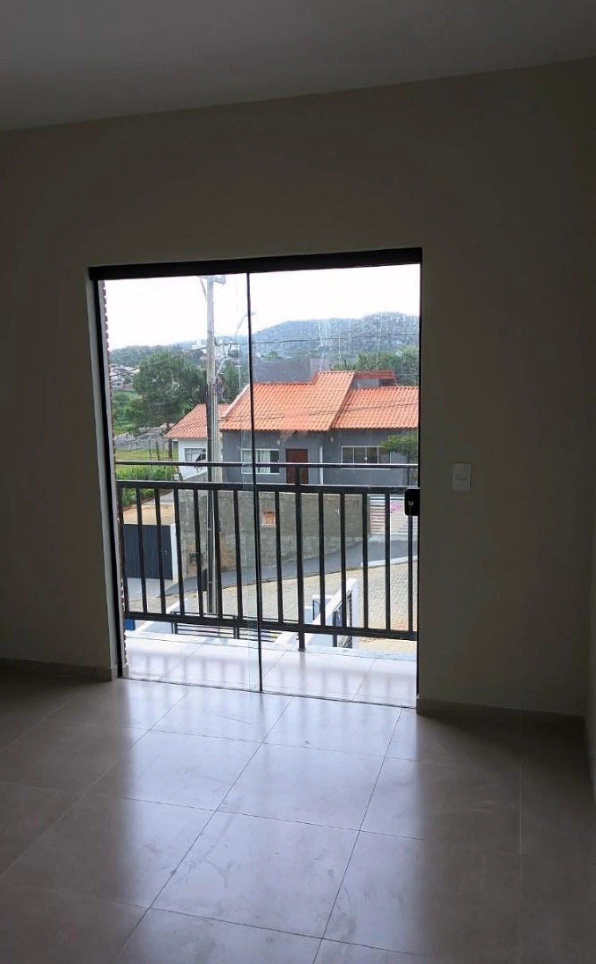 Sobrado geminado em Potecas, São José